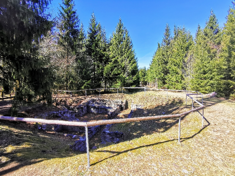 Historische Jagdanlage auf dem Kickelhahn